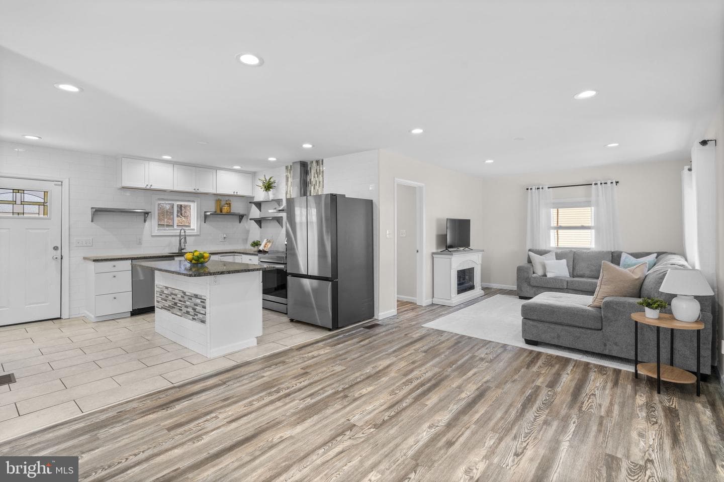 8062 Telegraph Road photo 2