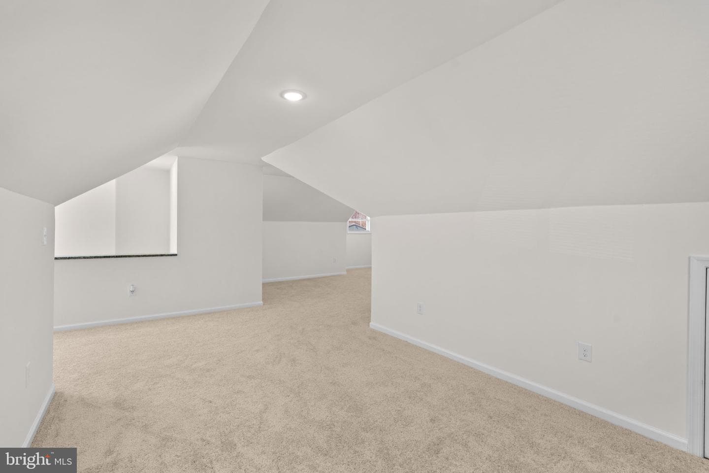 8062 Telegraph Road photo 28