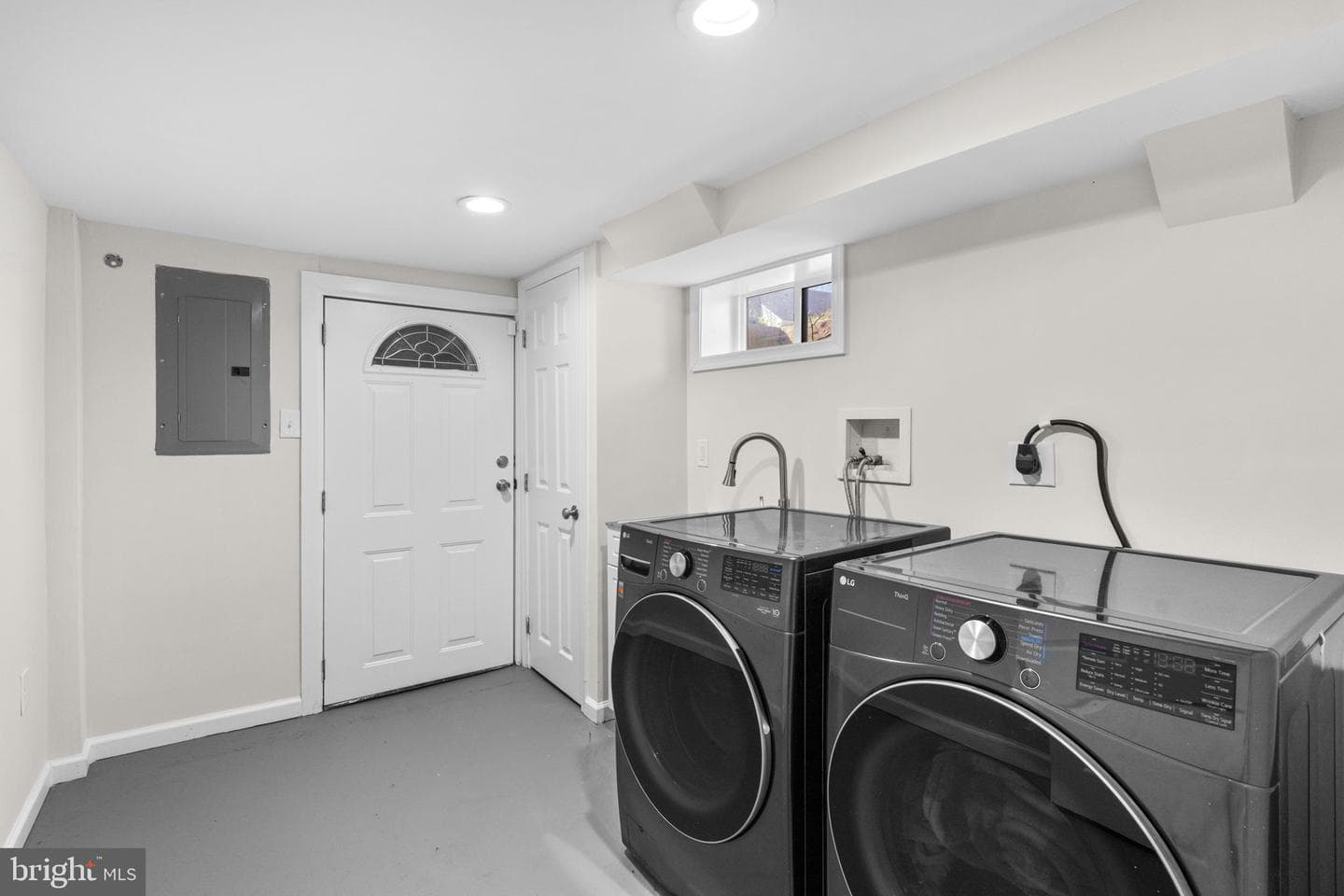 8062 Telegraph Road photo 35