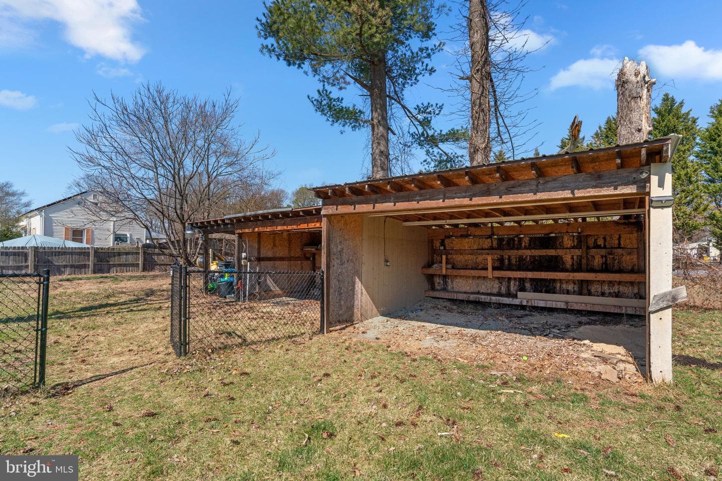 8062 Telegraph Road photo 37