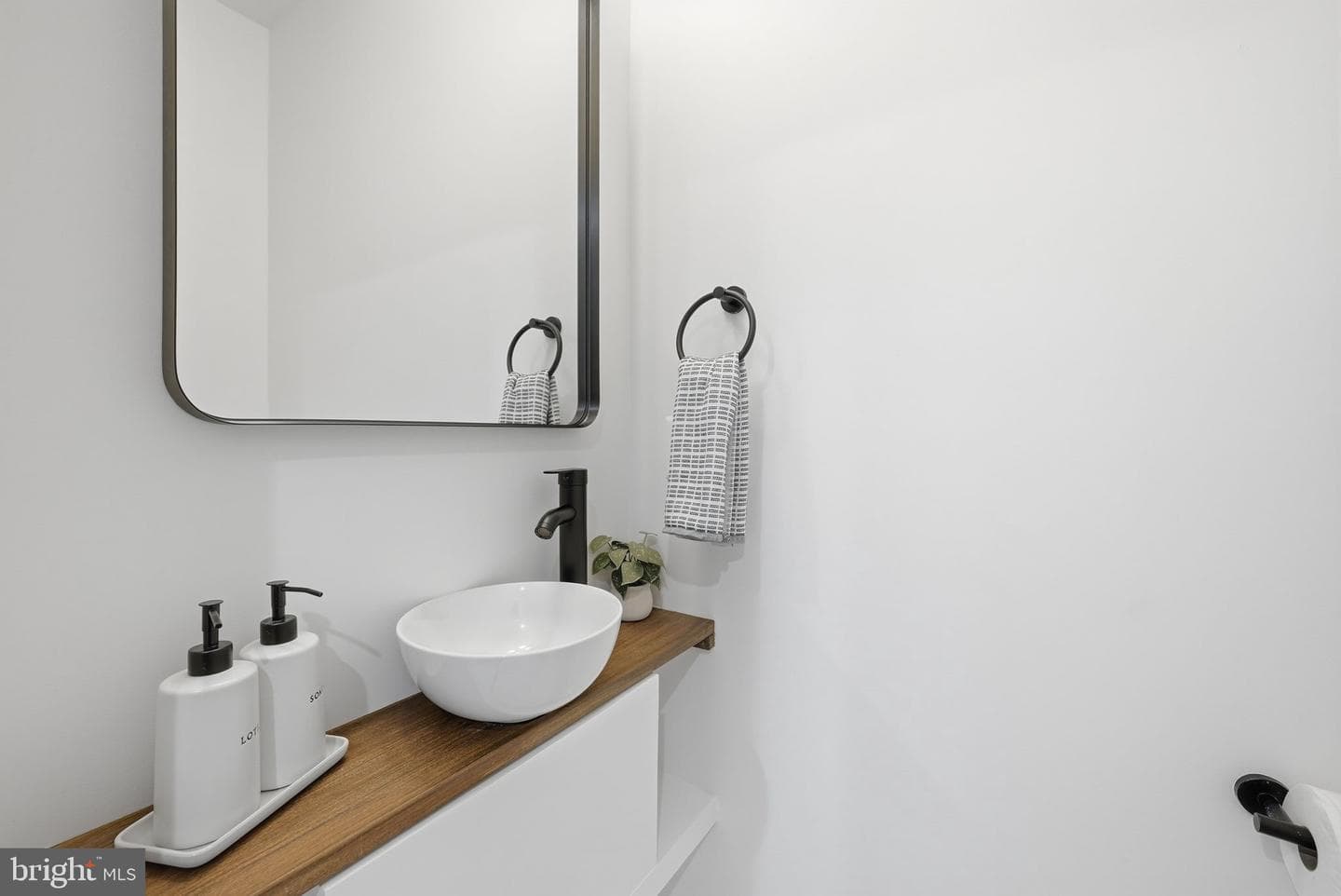 1422 Howard Road photo 15