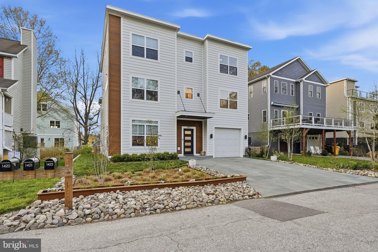 1422 Howard Road photo 2