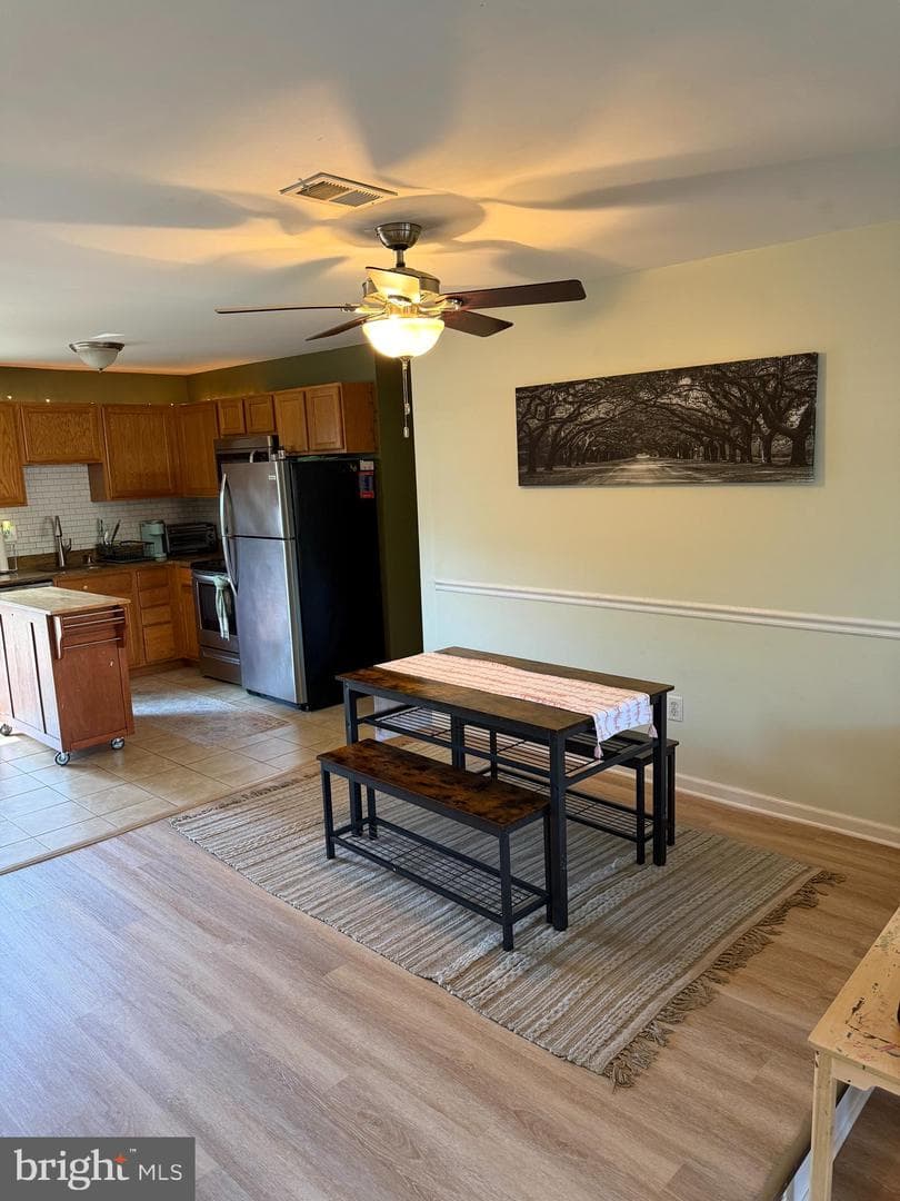 1542 Lowell Court photo 7