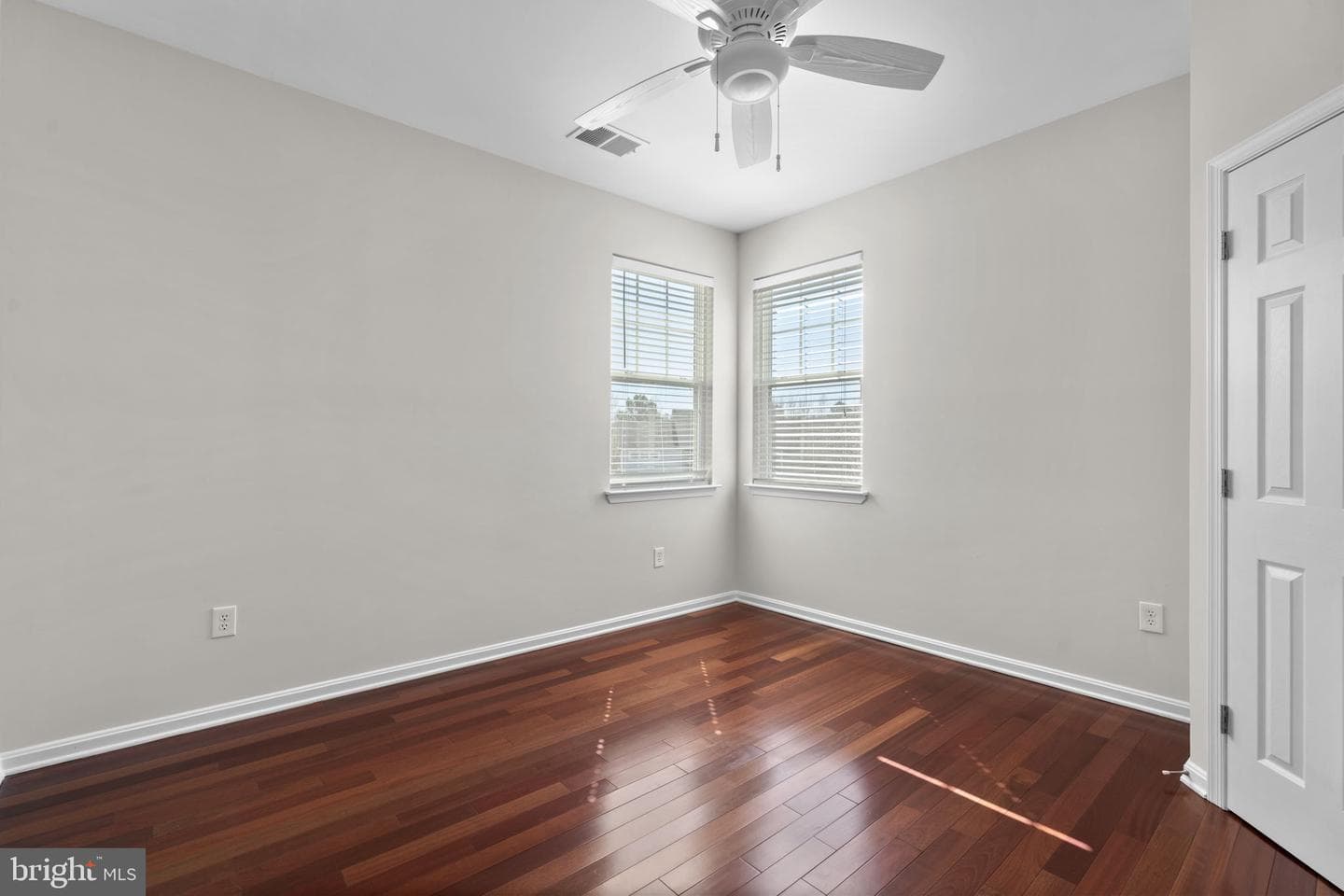 1413 Della Way photo 23