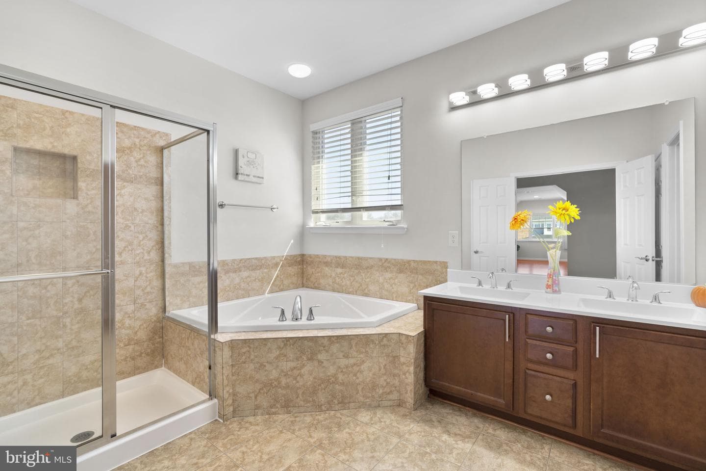 1413 Della Way photo 39