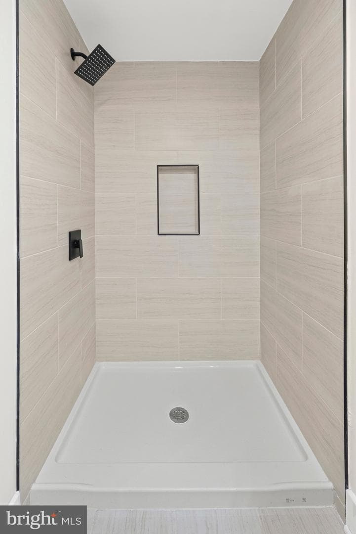 8221 Stewarton Court photo 25