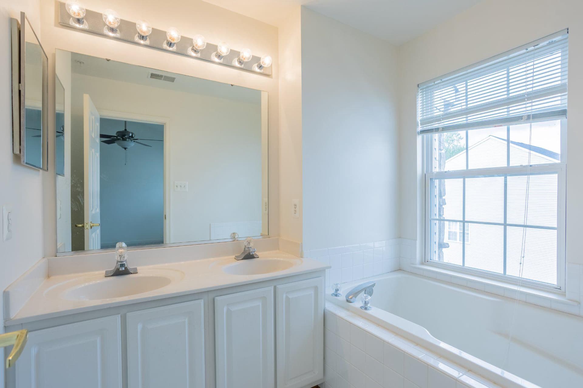 8031 Apple Valley Drive photo 29