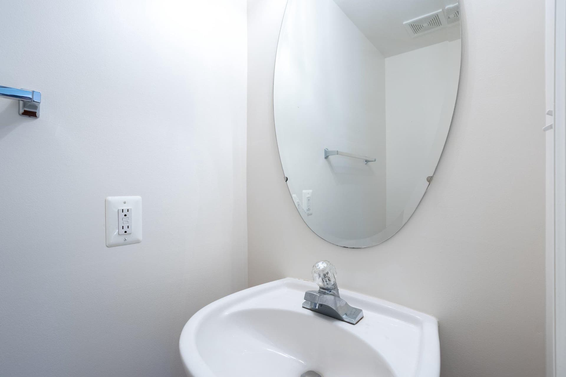 8031 Apple Valley Drive photo 35