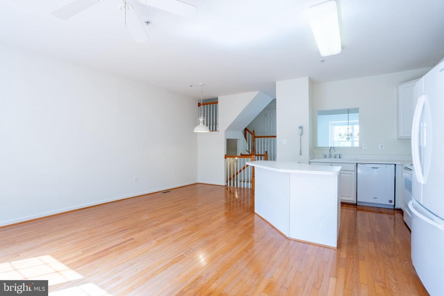 8031 Apple Valley Drive photo 9