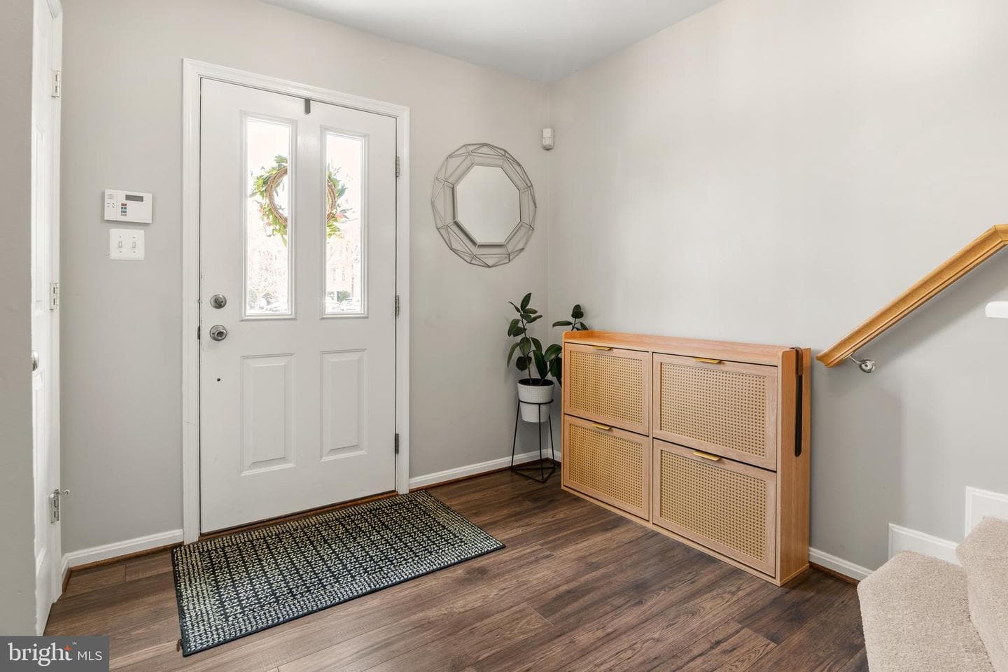 1010 Carbondale Way photo 3