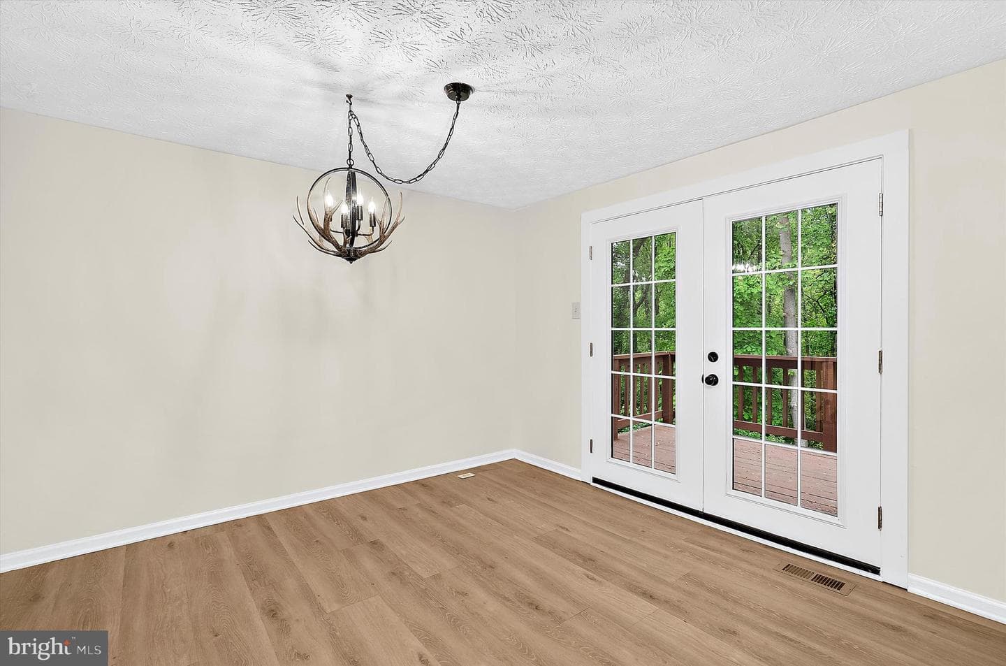557 Bay Dale Court photo 12
