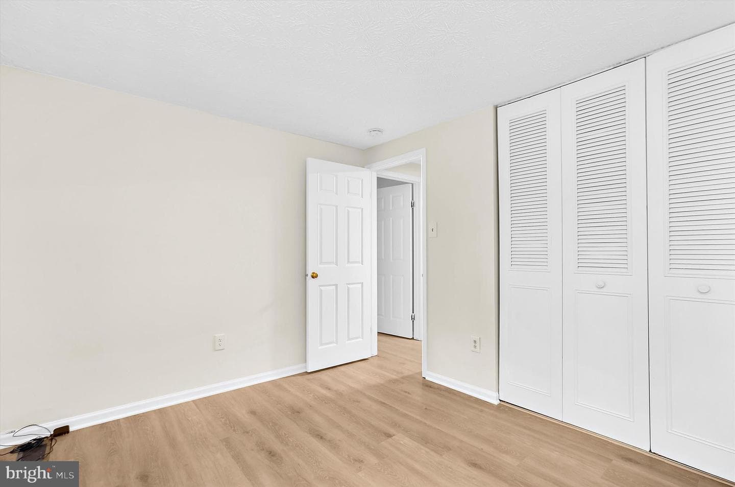 557 Bay Dale Court photo 31