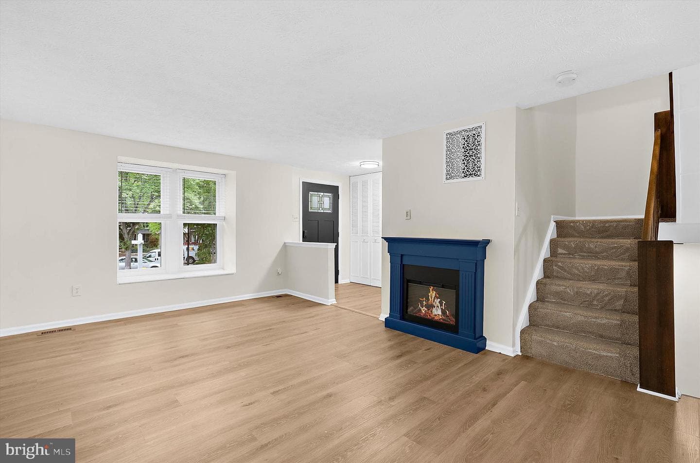 557 Bay Dale Court photo 5