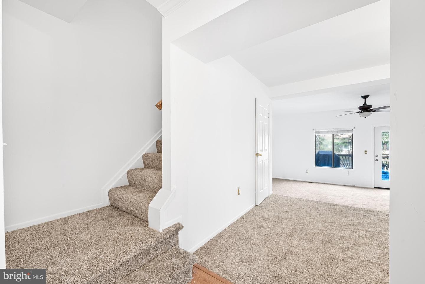 1233 Birchcrest Court photo 4