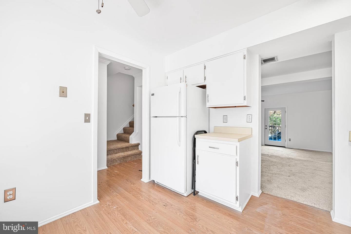 1233 Birchcrest Court photo 7