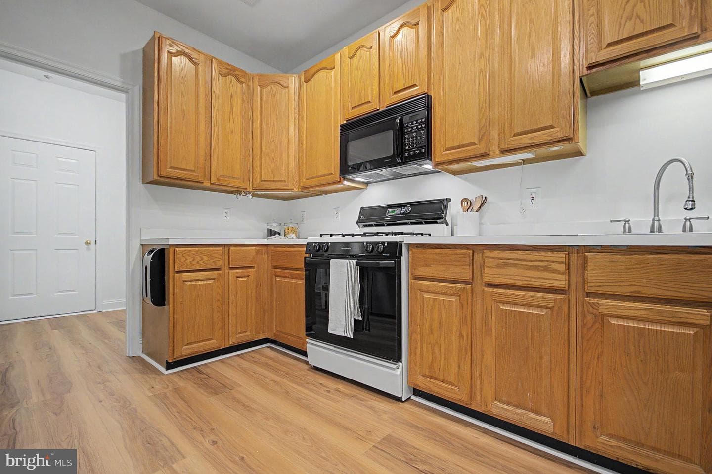906 Perry Landing Court photo 13