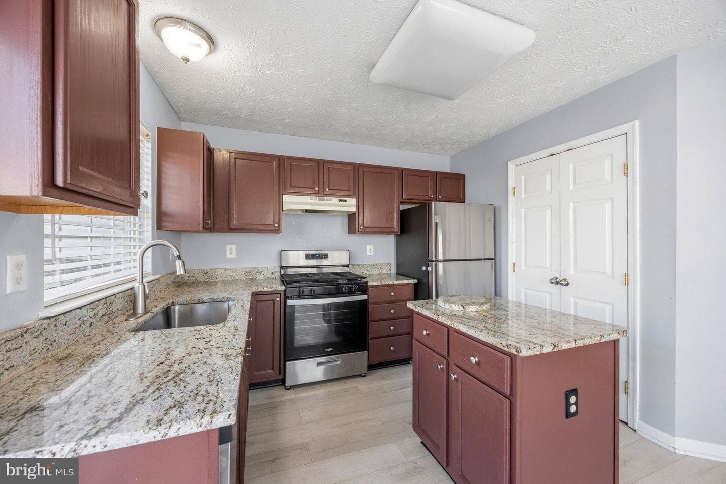 8301 Water Lily Way photo 10
