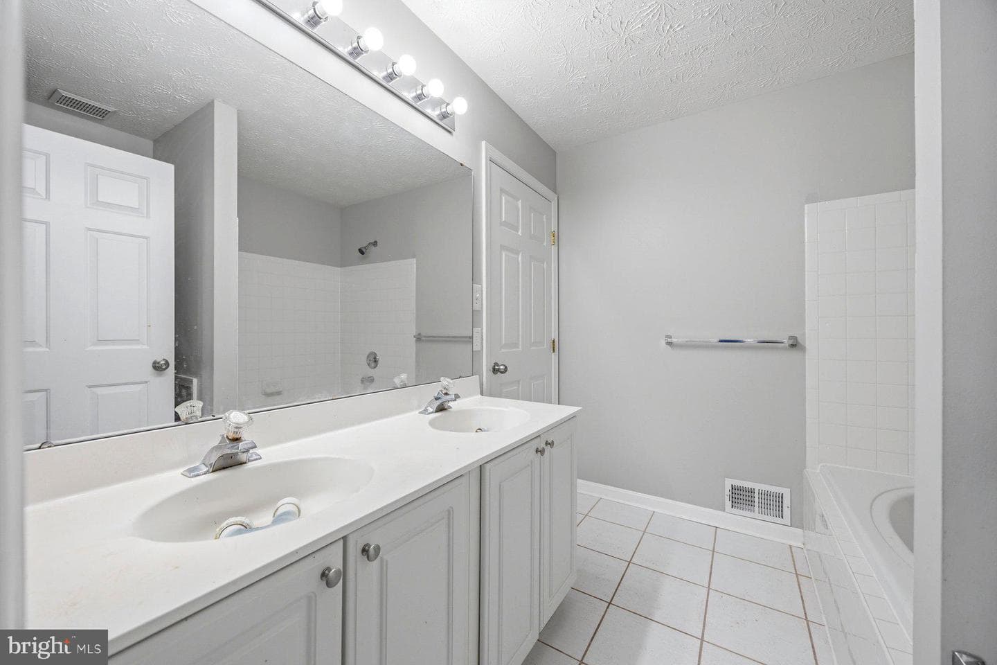8301 Water Lily Way photo 19