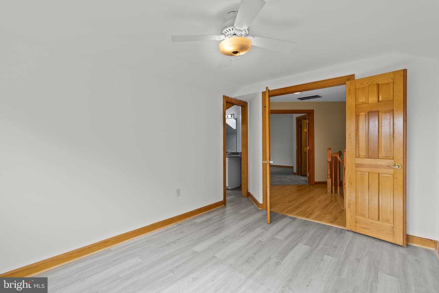 615 Traveller Court photo 47
