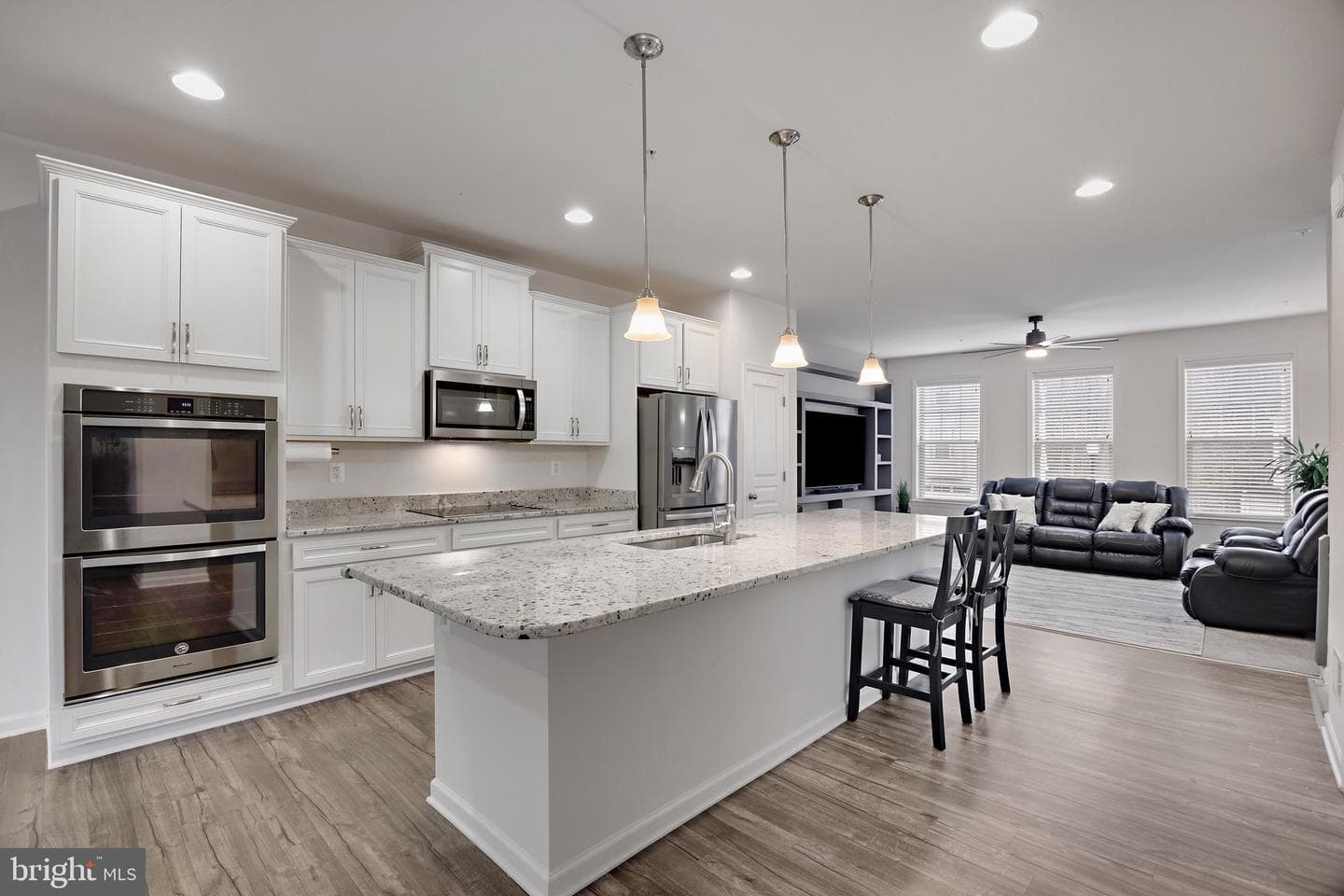 7545 Holly Ridge Drive photo 9