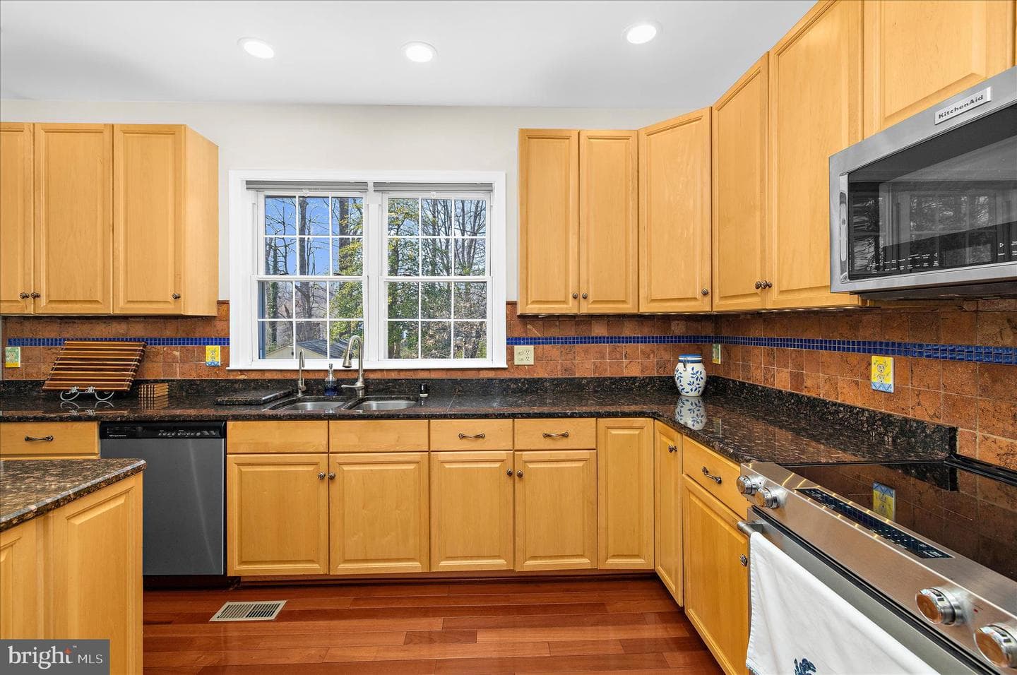 92 Clifford Boulevard photo 15