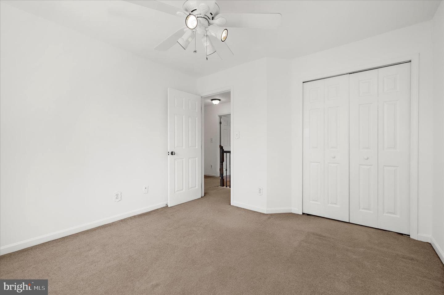 92 Clifford Boulevard photo 30