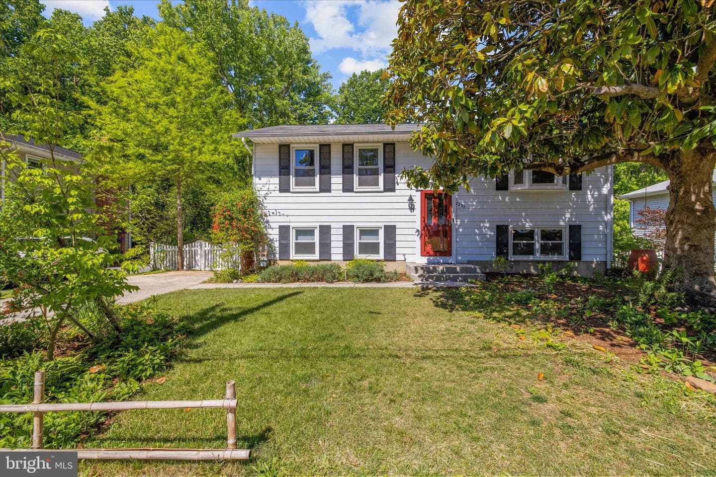 1231 Van Buren Drive photo 2