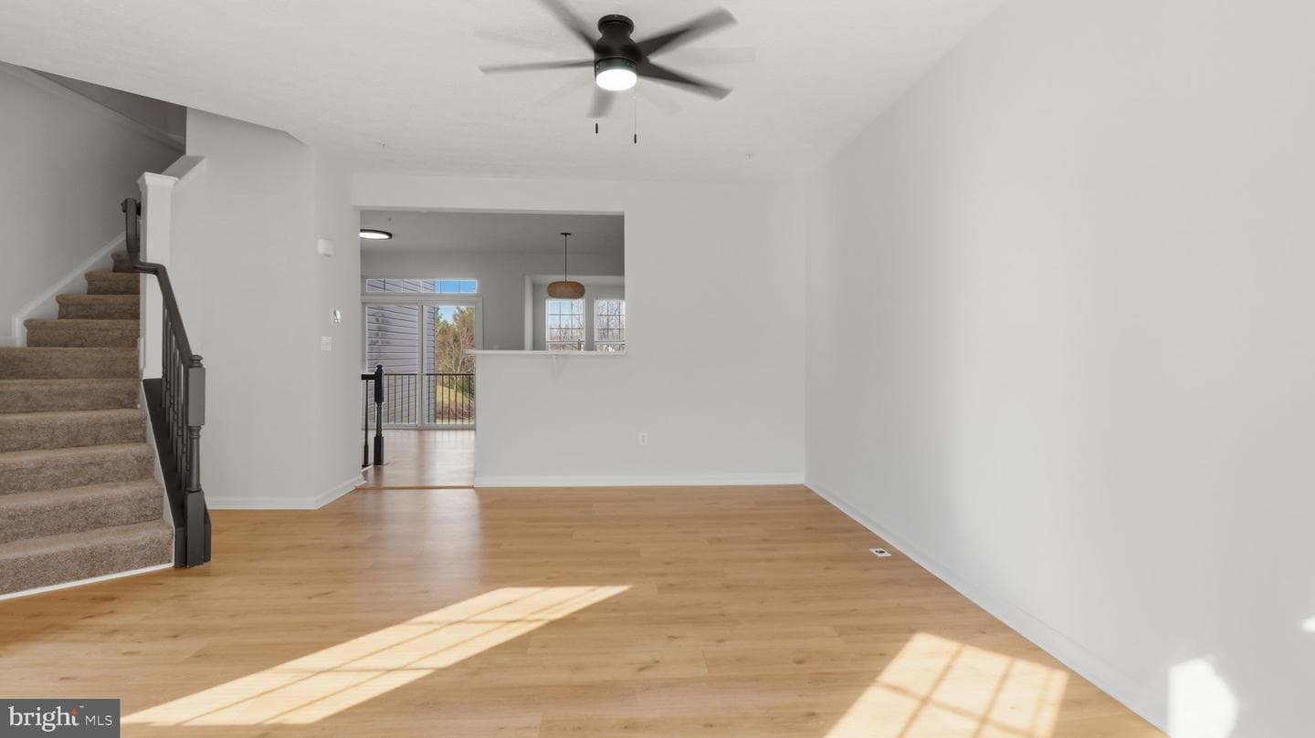1404 Pangbourne Way photo 10