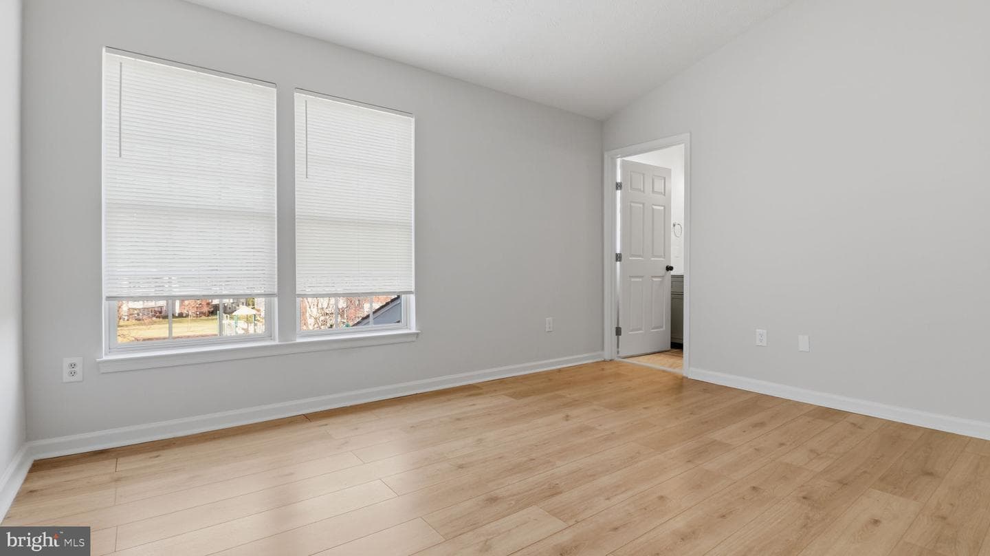 1404 Pangbourne Way photo 15