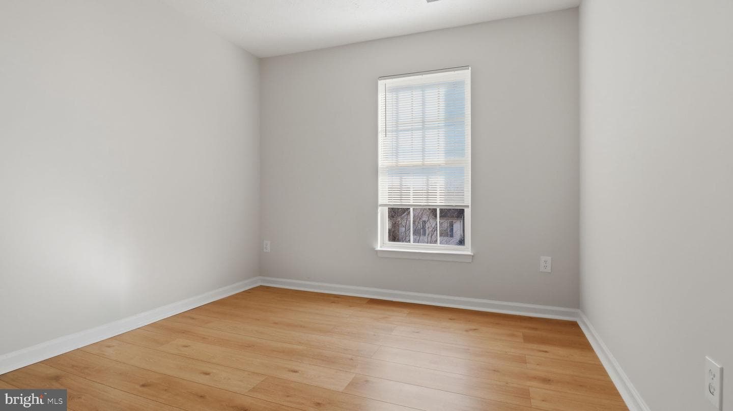 1404 Pangbourne Way photo 20