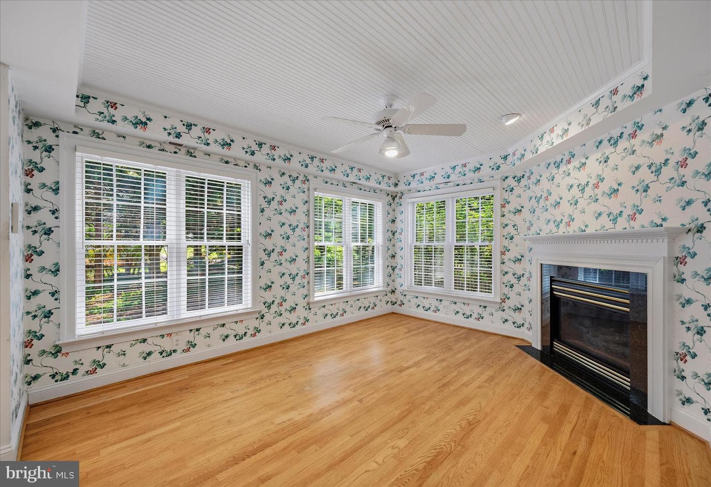 317 White Plains Court photo 15
