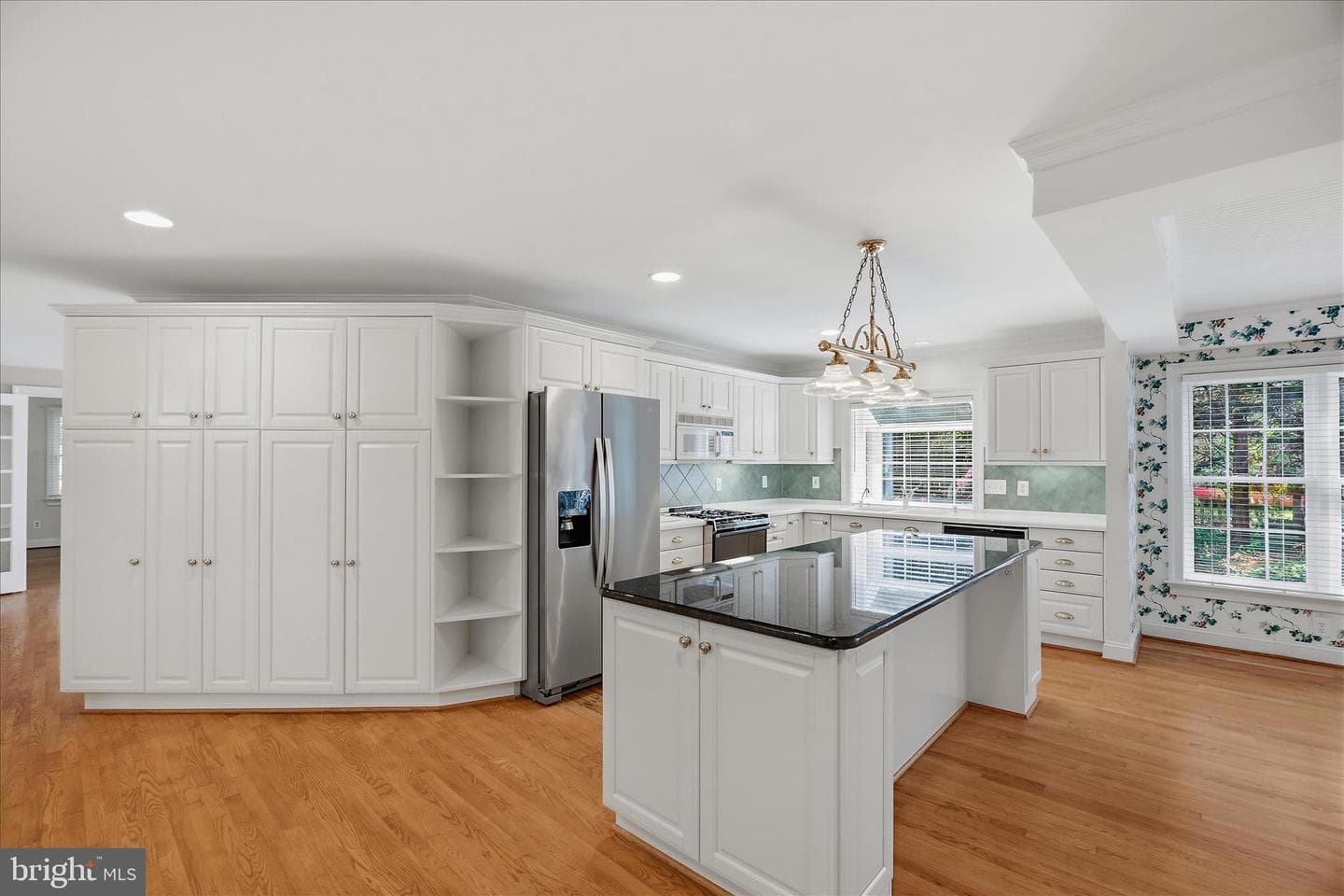 317 White Plains Court photo 8
