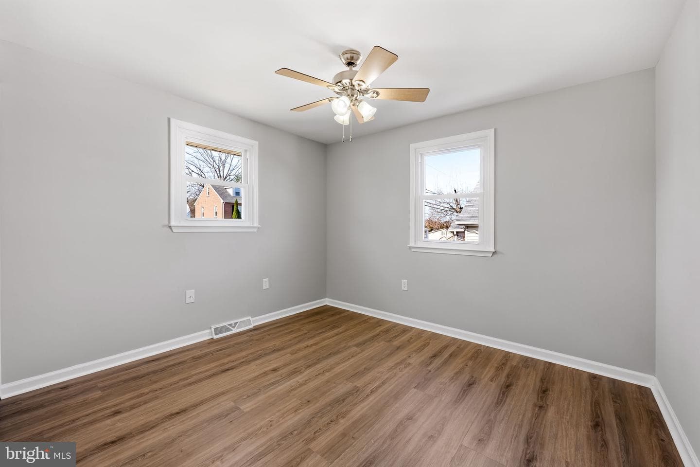 102 Charles Road photo 15