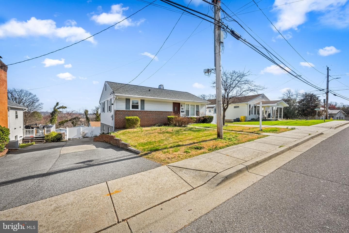 102 Charles Road photo 2
