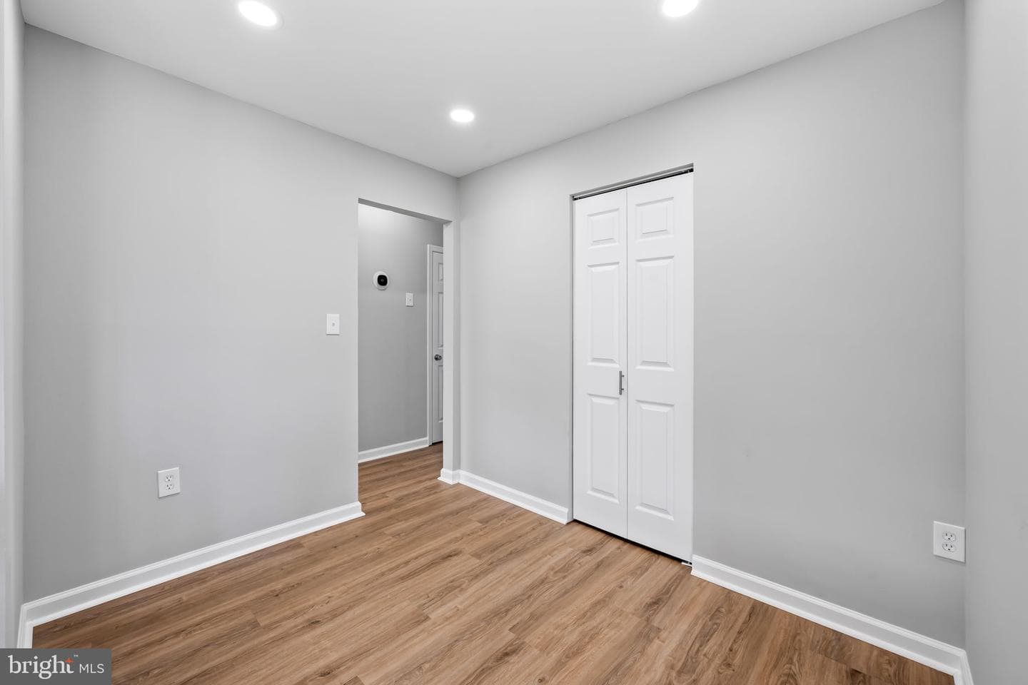 102 Charles Road photo 20