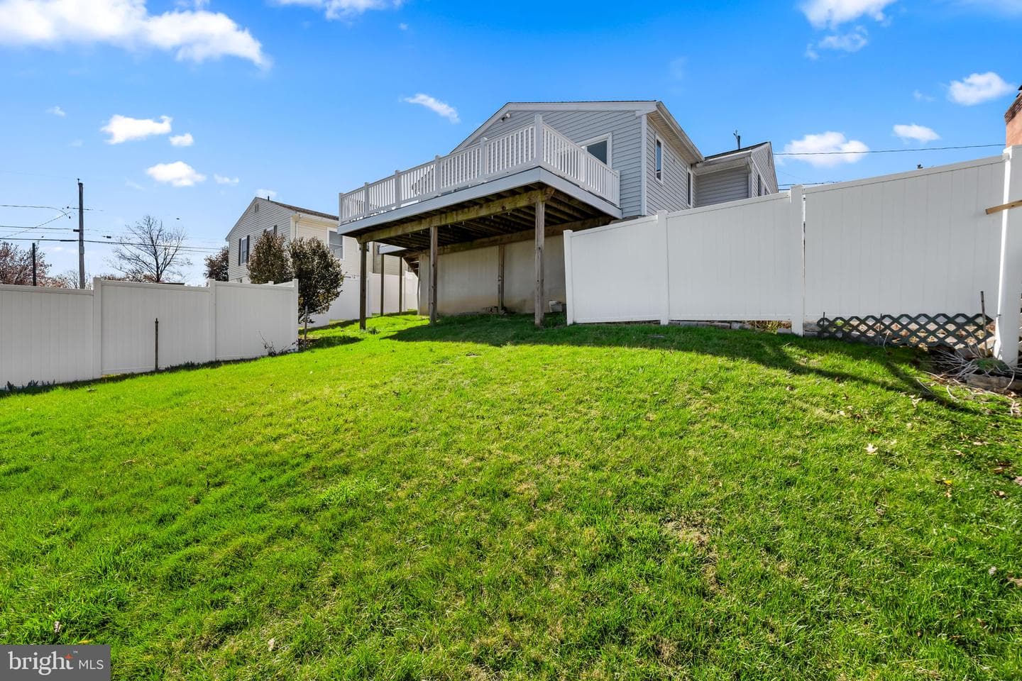 102 Charles Road photo 33