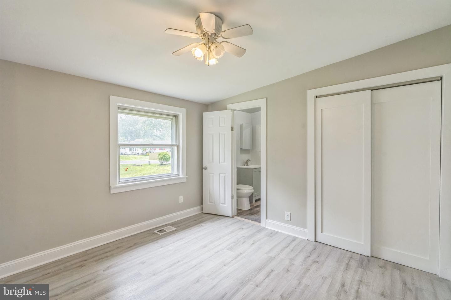 511 Sylvan Way photo 15