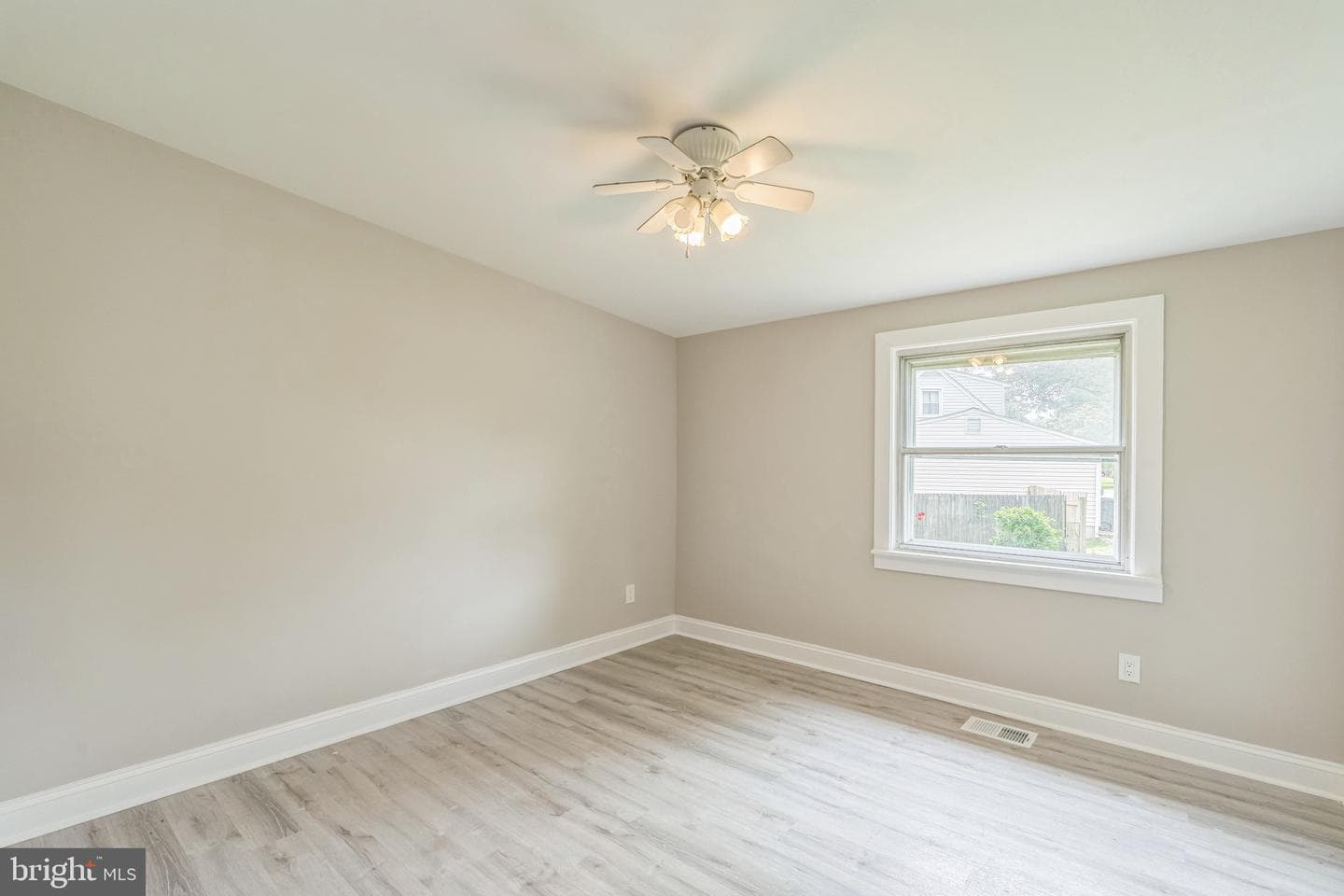 511 Sylvan Way photo 21