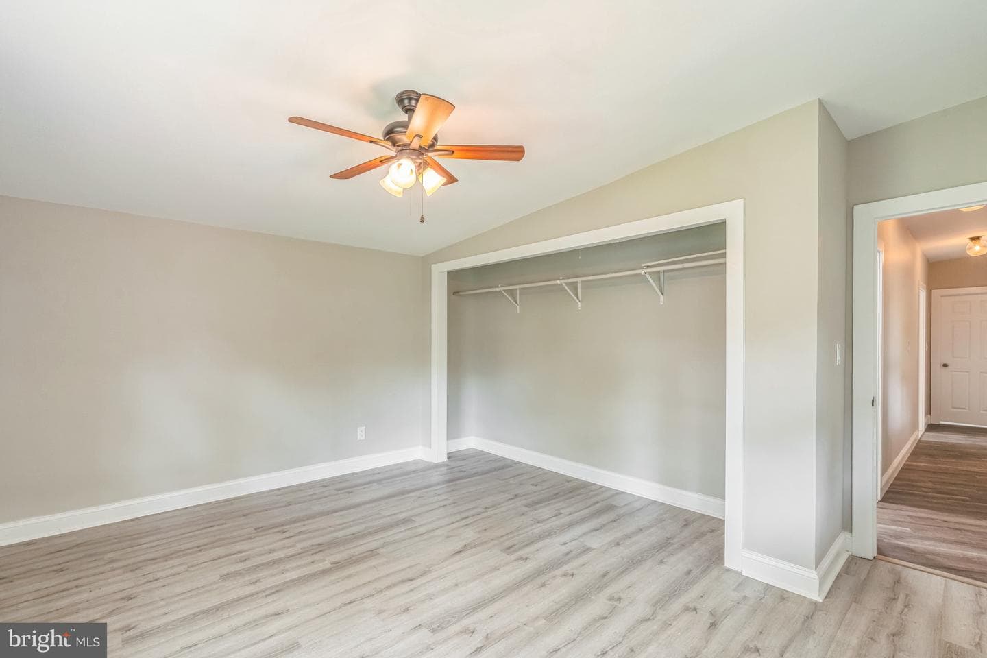 511 Sylvan Way photo 23