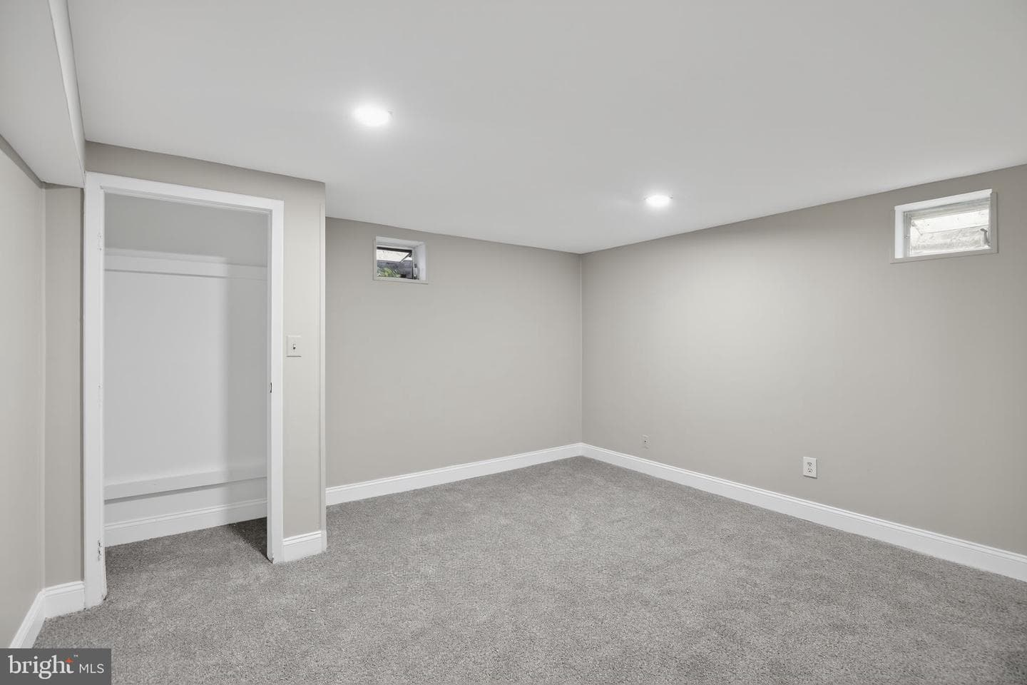 511 Sylvan Way photo 36