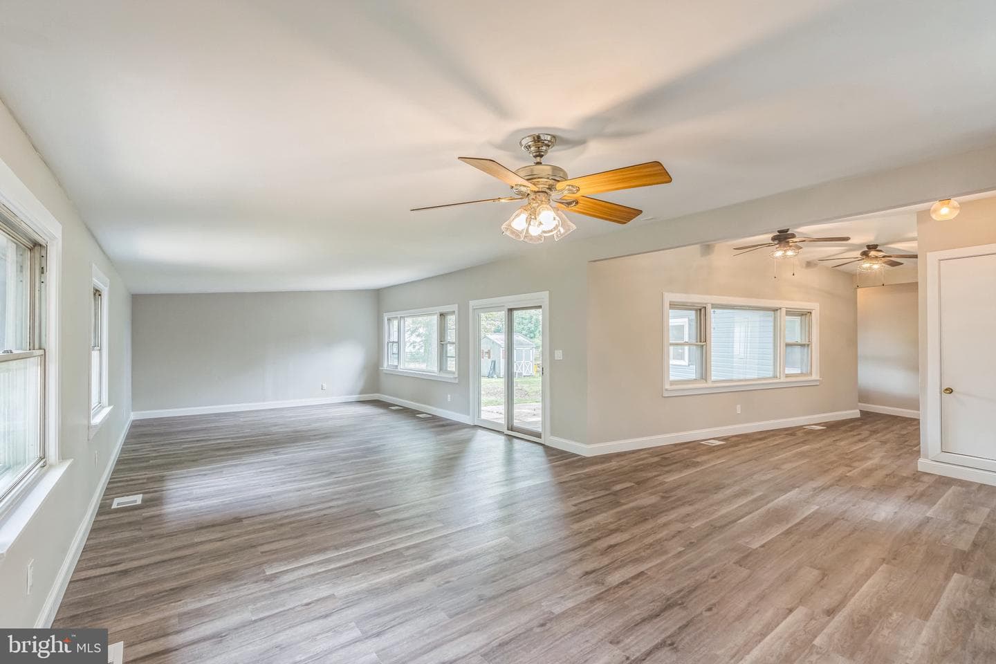 511 Sylvan Way photo 9