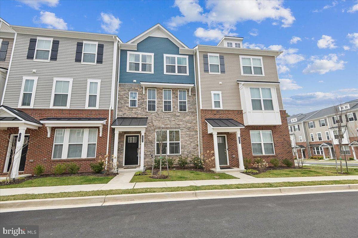 1813 Iris Lane, Hanover