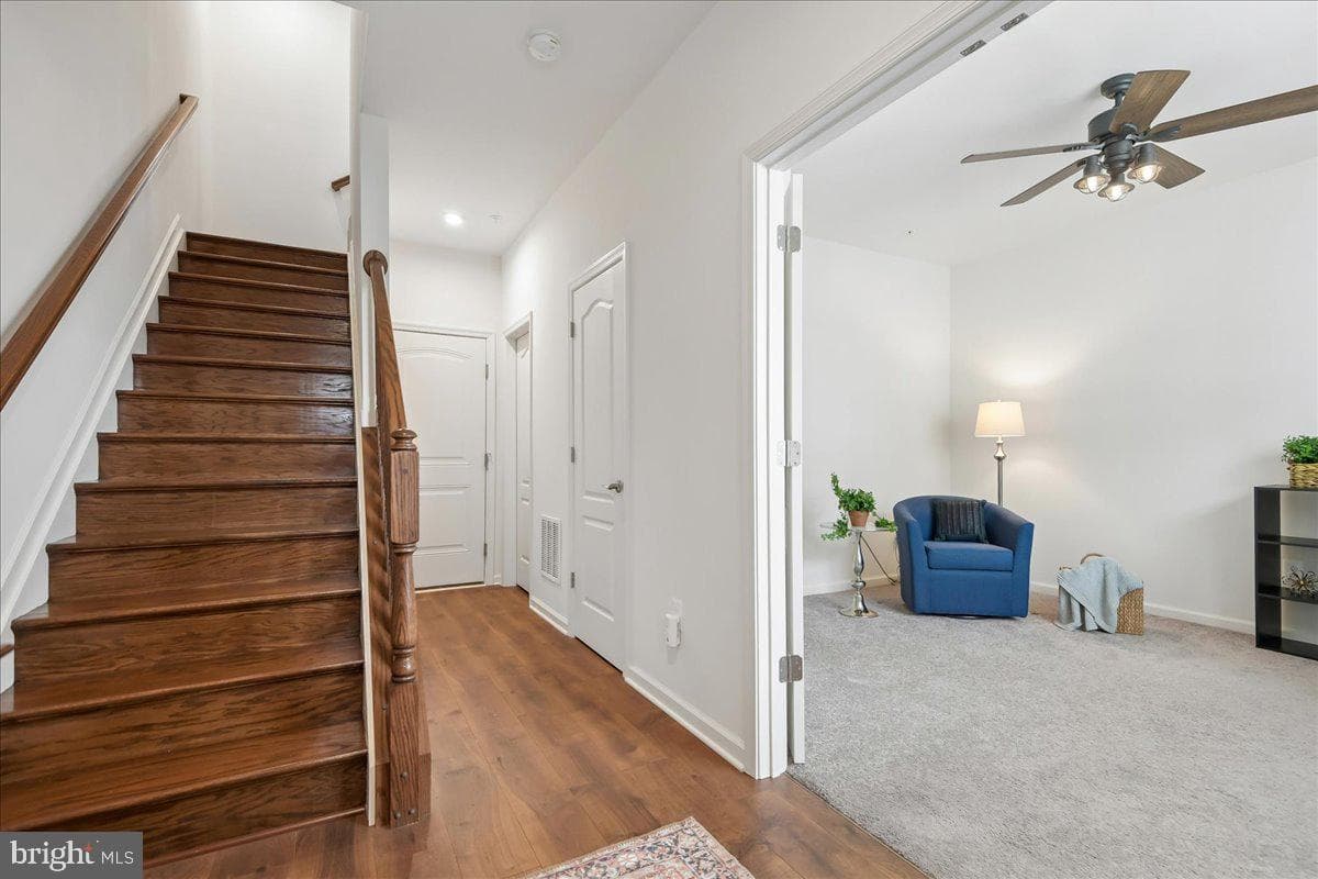 1813 Iris Lane photo 3