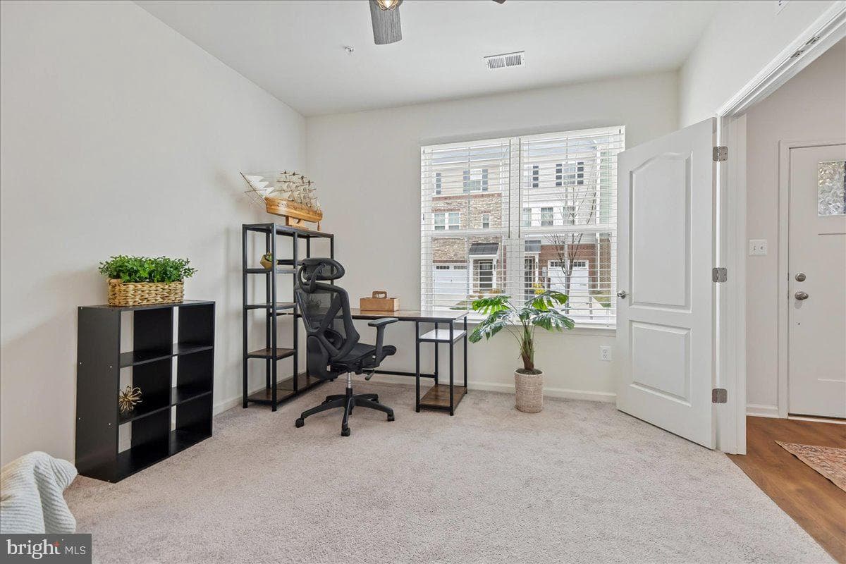 1813 Iris Lane photo 4