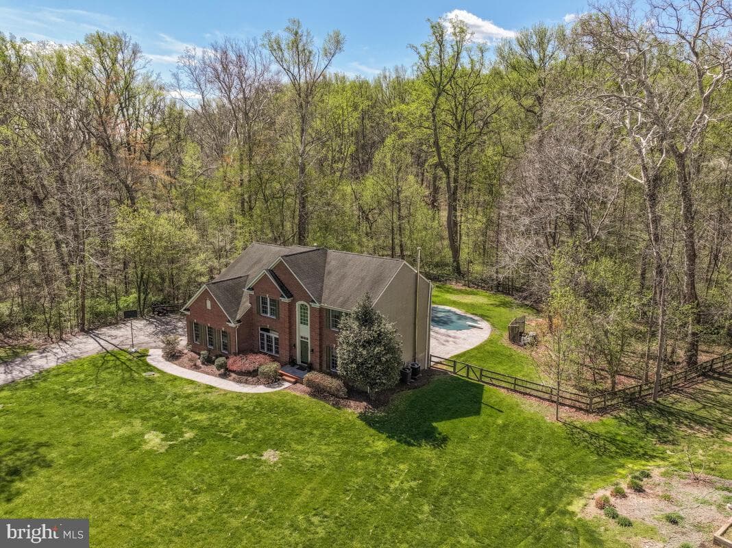 405 Pondview Lane photo 45
