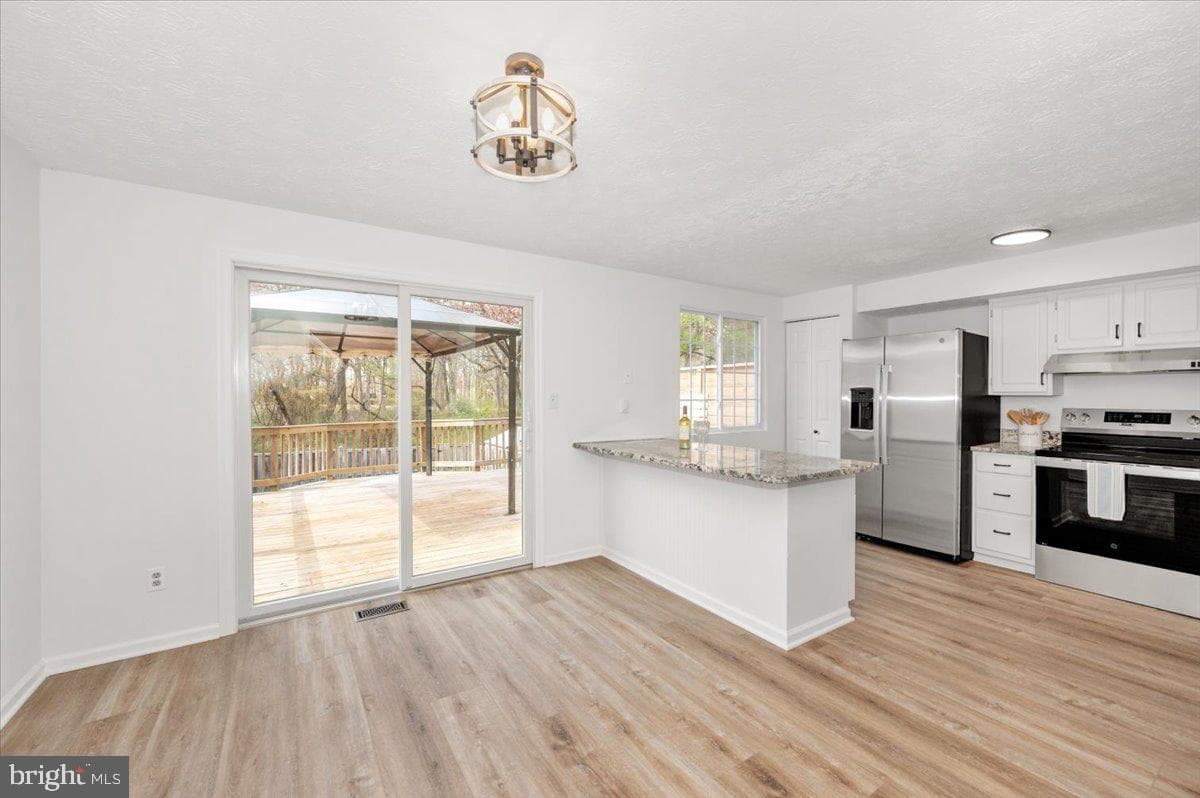 8236 Shady Nook Court photo 4