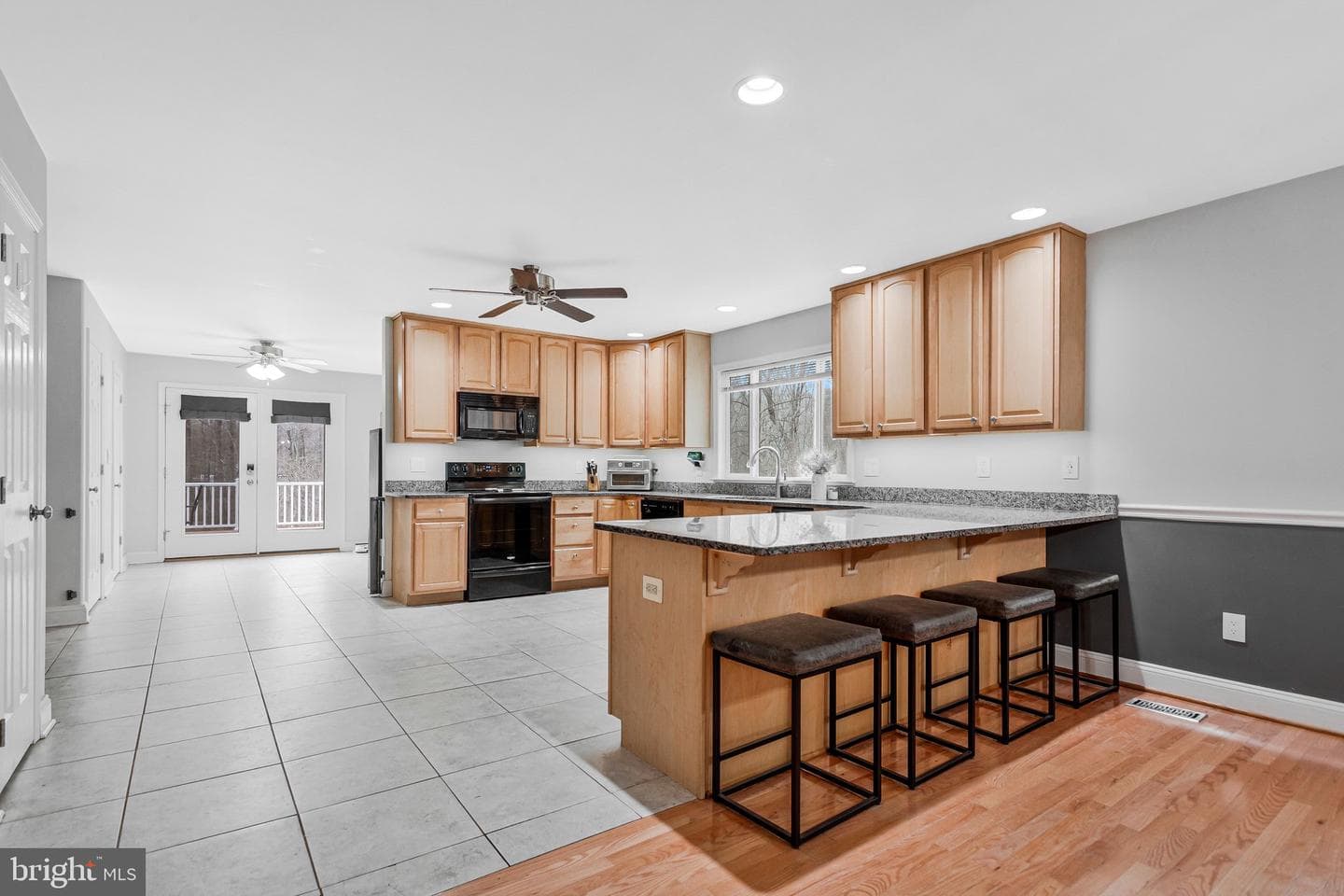 1327 Generals Highway photo 7