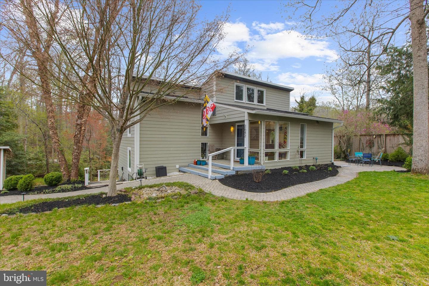 2642 Queen Anne Circle photo 2