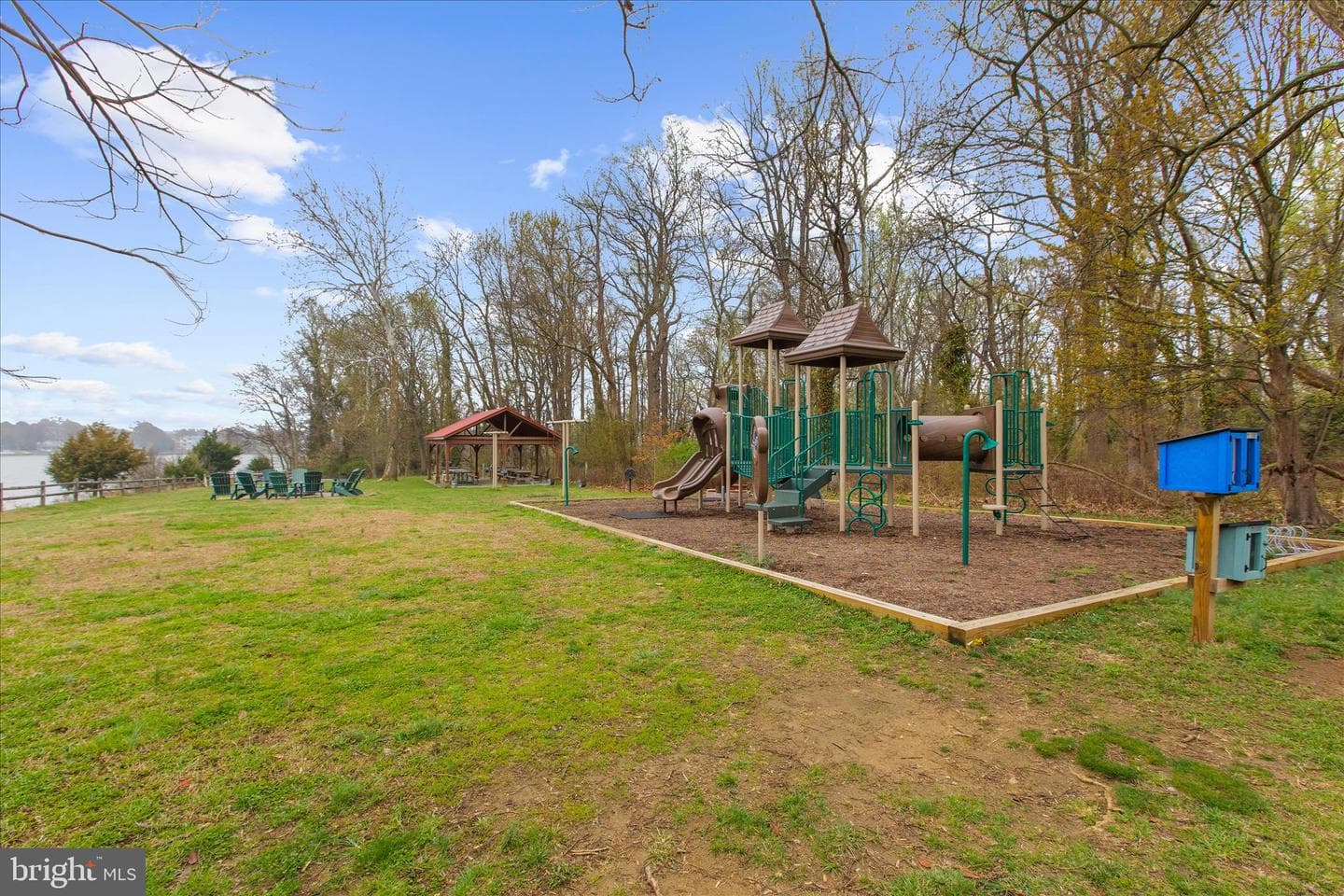2642 Queen Anne Circle photo 56