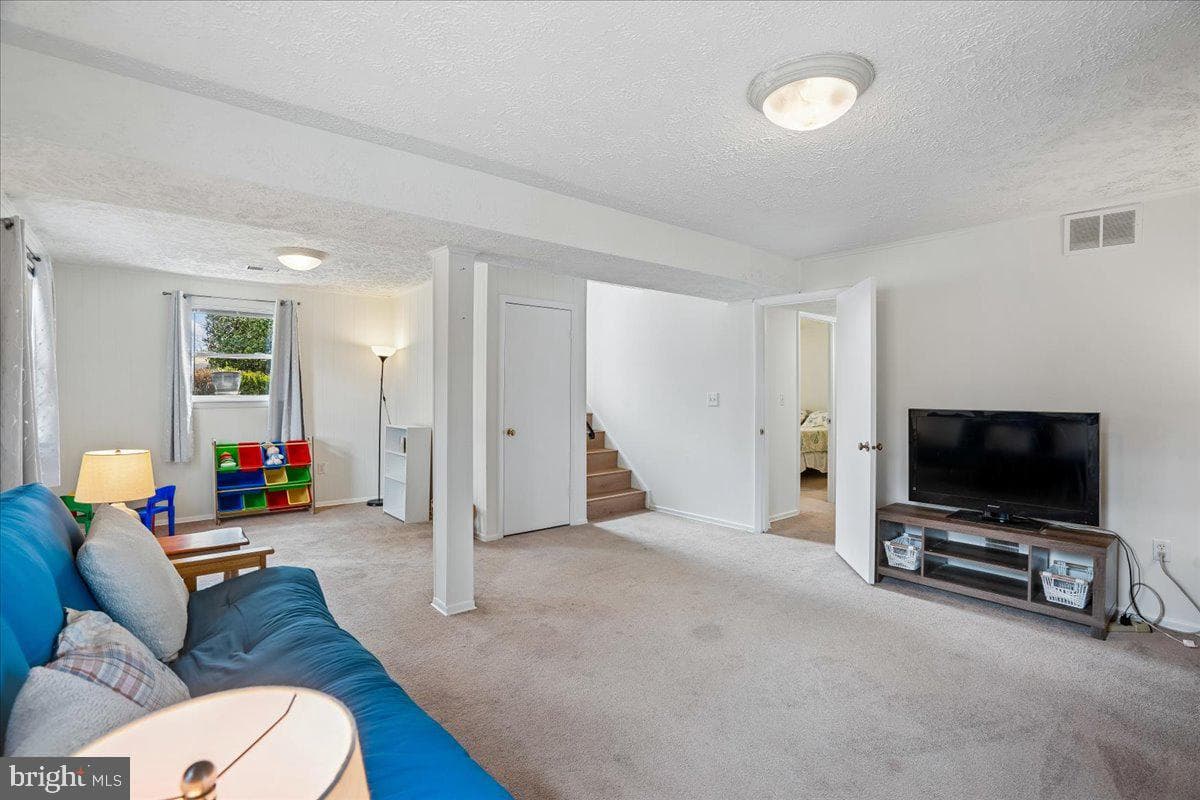 1090 Broadview Drive photo 29